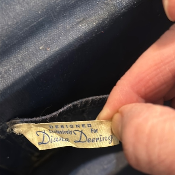 Vintage Red Snakeskin Box with Handle - Picture 8 of 11